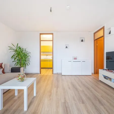 Anyroomdirect Private In Laatzen Near Exhibition Agency *
