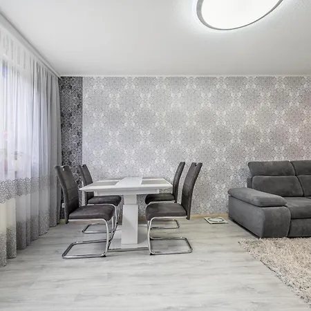 Anyroomdirect Private In Laatzen Near Exhibition Agency *