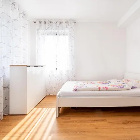 Anyroomdirect Private In Laatzen Near Exhibition Agency Hannover