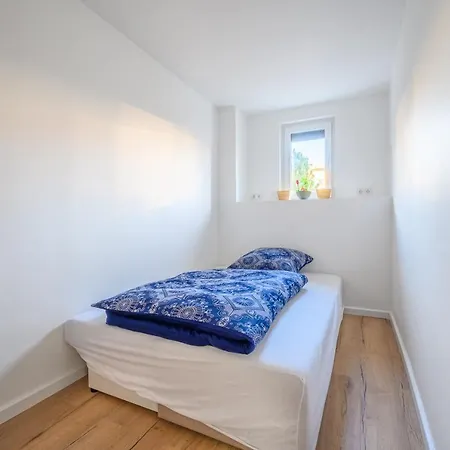 Anyroomdirect Private In Laatzen Near Exhibition Agency * Hannover