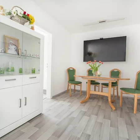 Anyroomdirect Private In Laatzen Near Exhibition Agency Apartment