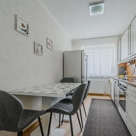 Anyroomdirect Private In Laatzen Near Exhibition Agency