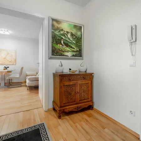 Διαμέρισμα Anyroomdirect Private In Laatzen Near Exhibition Agency